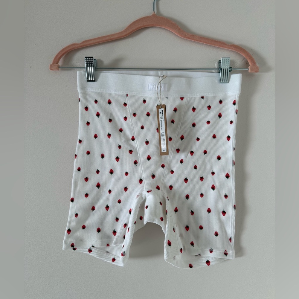 NWT SKIMS - Snow Strawberry boxer briefs - Sz Small - Picture 2 of 4